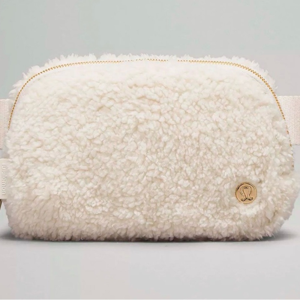 Lululemon Athletica Cream Shoulder Bag